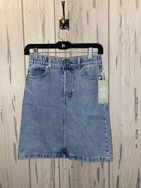 New H&M Women’s Size 2 Denim Button Fly Skirt